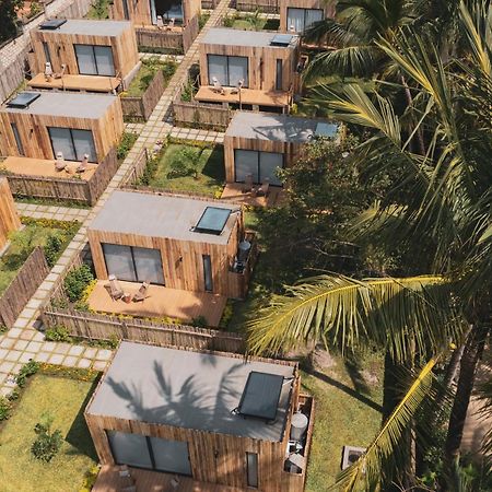 Lalagalu - Beachfront Ecocabins Diani Beach Esterno foto